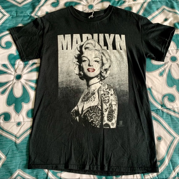 Tops - Black Graphic Marilyn Short Sleeve Tee